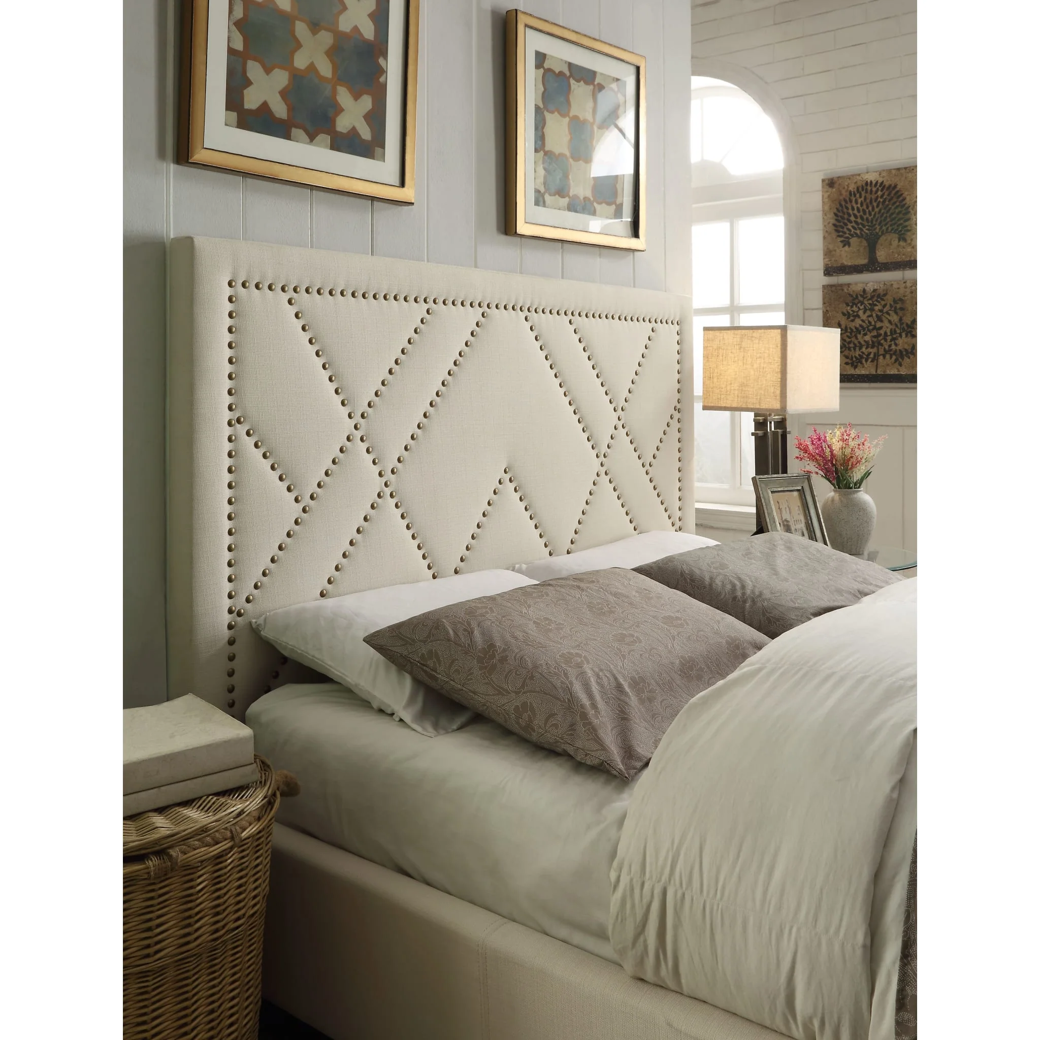 Vienne Nailhead Upholstered Platform Storage Bed in Powder - Image 3