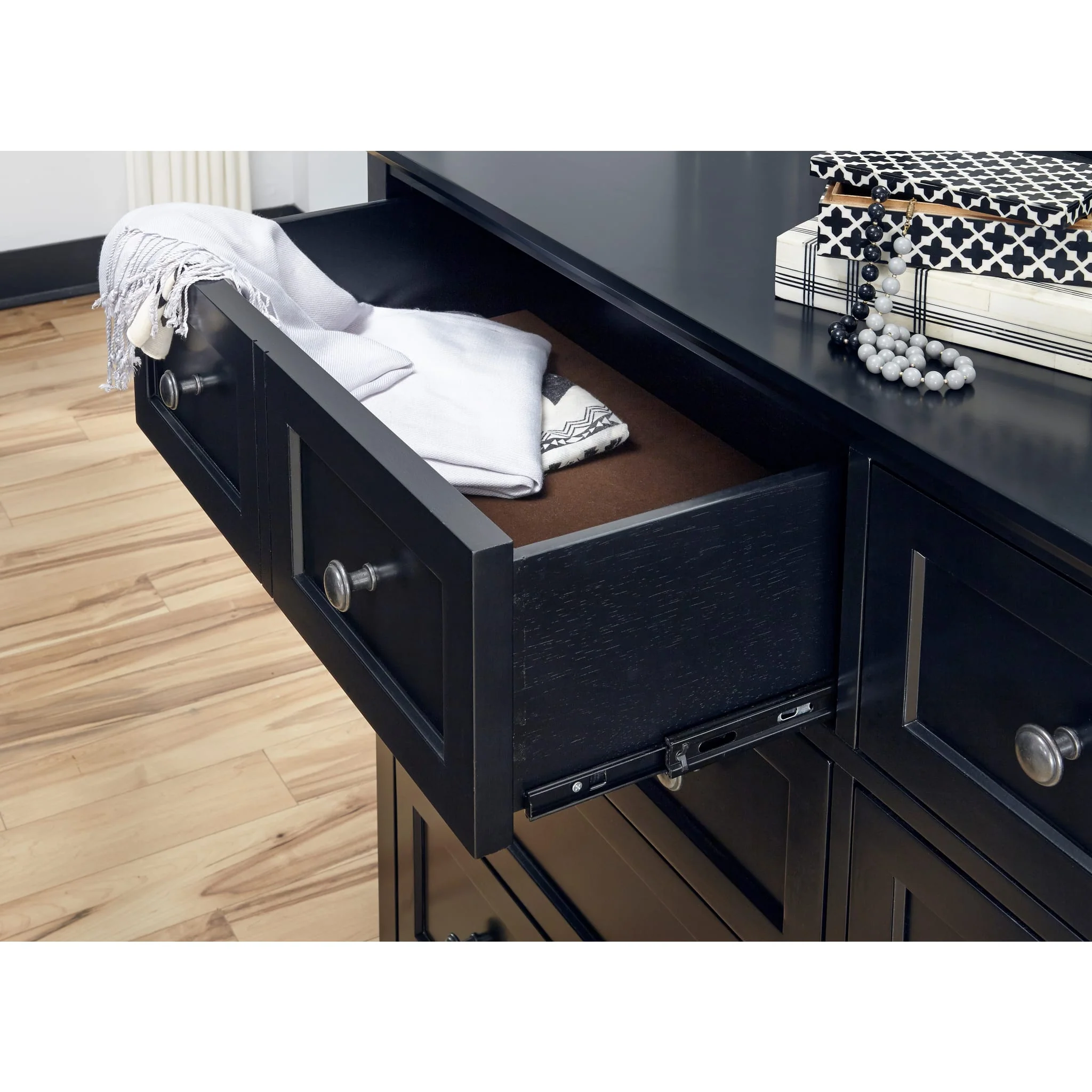 Paragon Eight Drawer Dresser in Black - Image 2