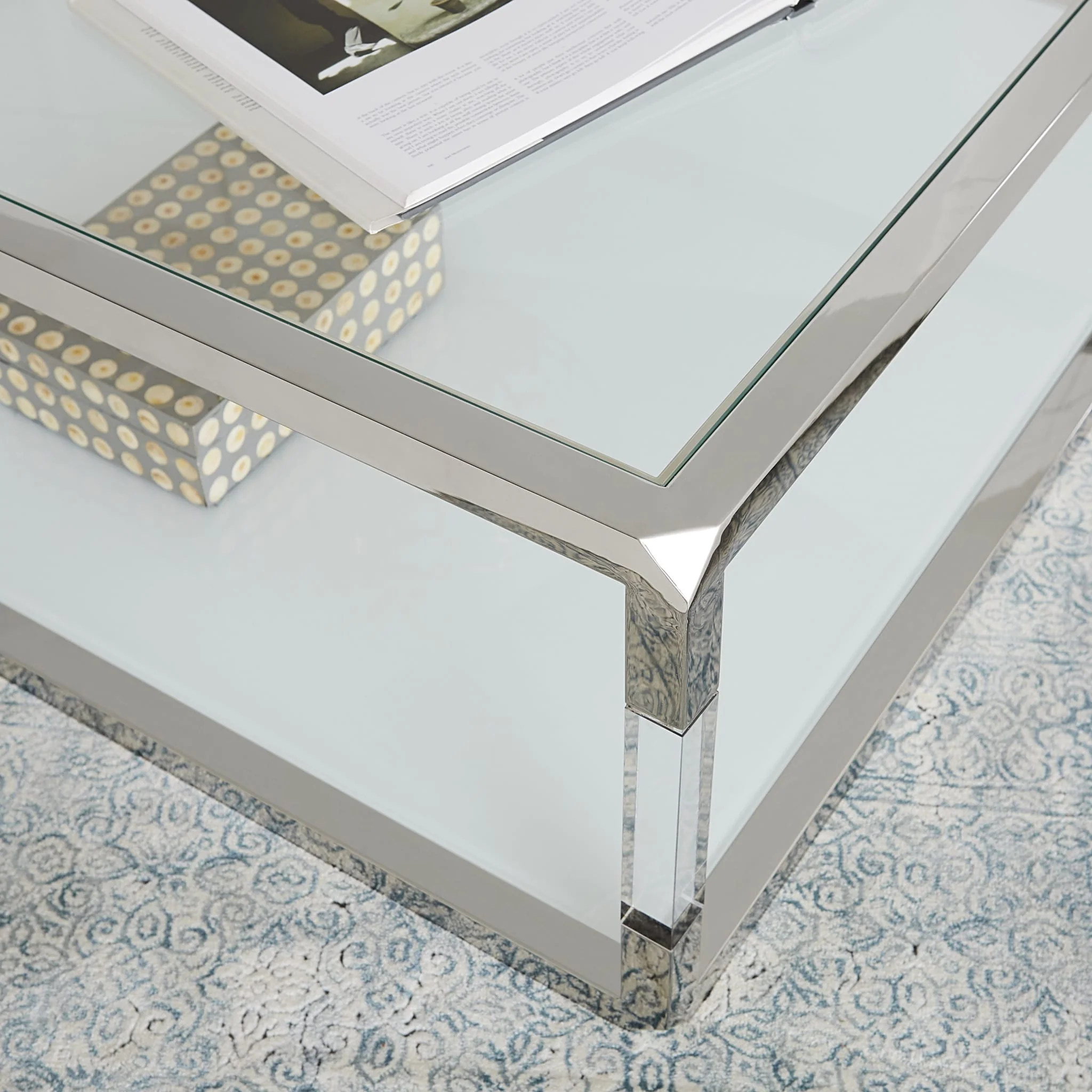 Jasper Console Table in Acrylic/White Glass/PSS - Image 3