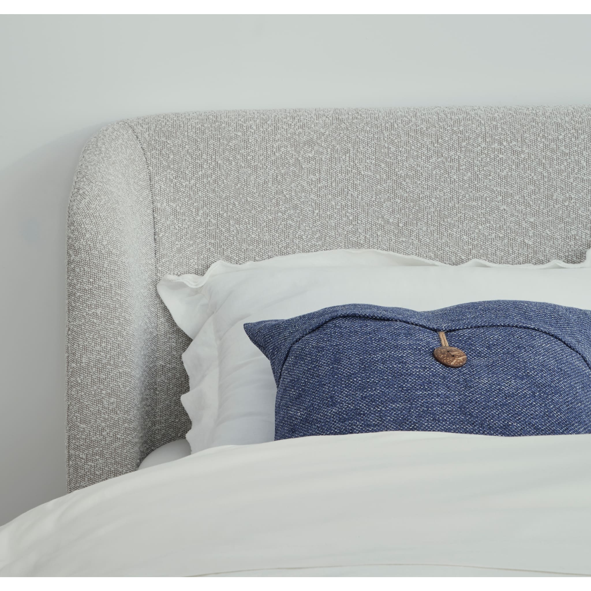 Kiki Upholstered Platform Bed in Cotton Ball Boucle - Image 4