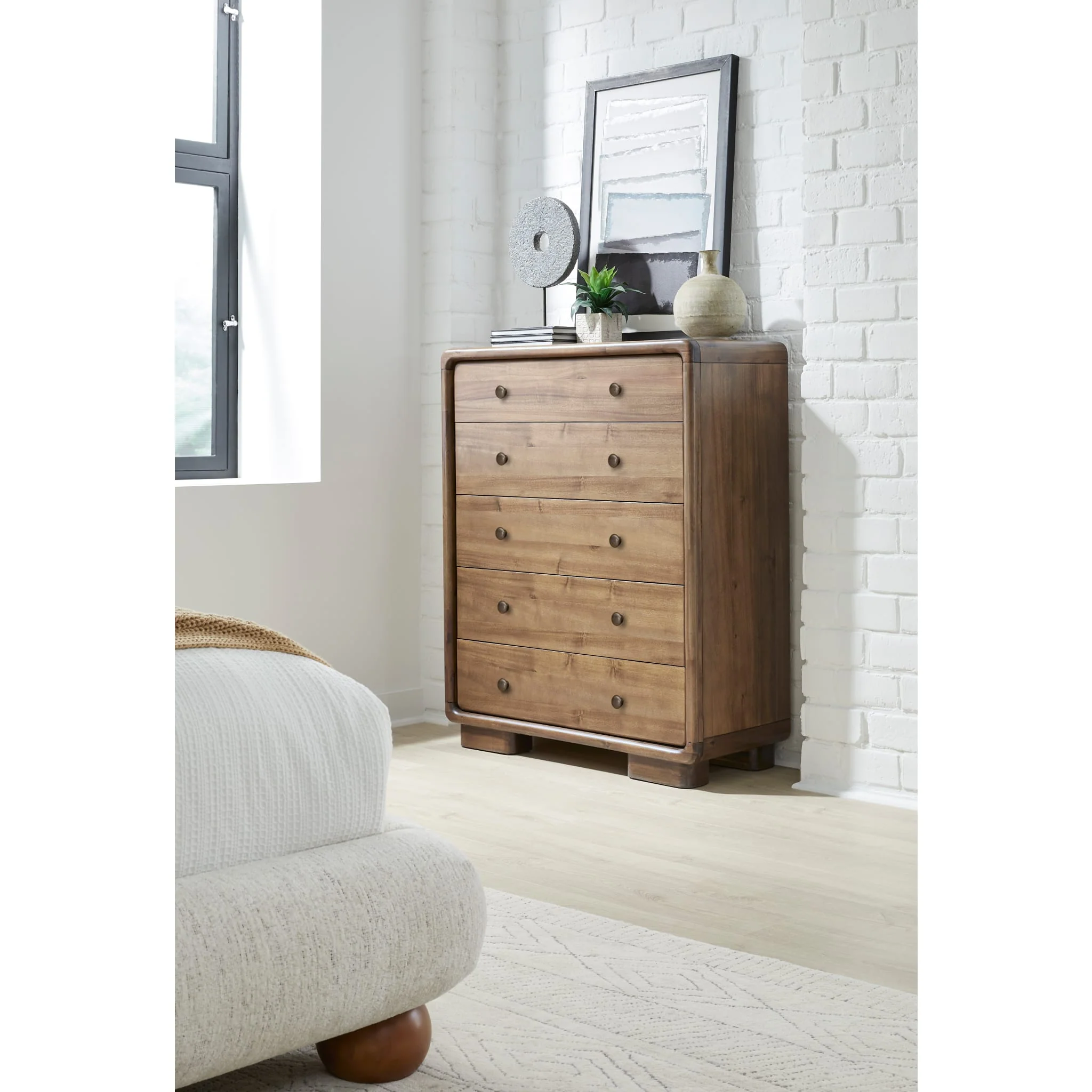 Boka Five Drawer Acacia Wood Chest in Impala - Image 9